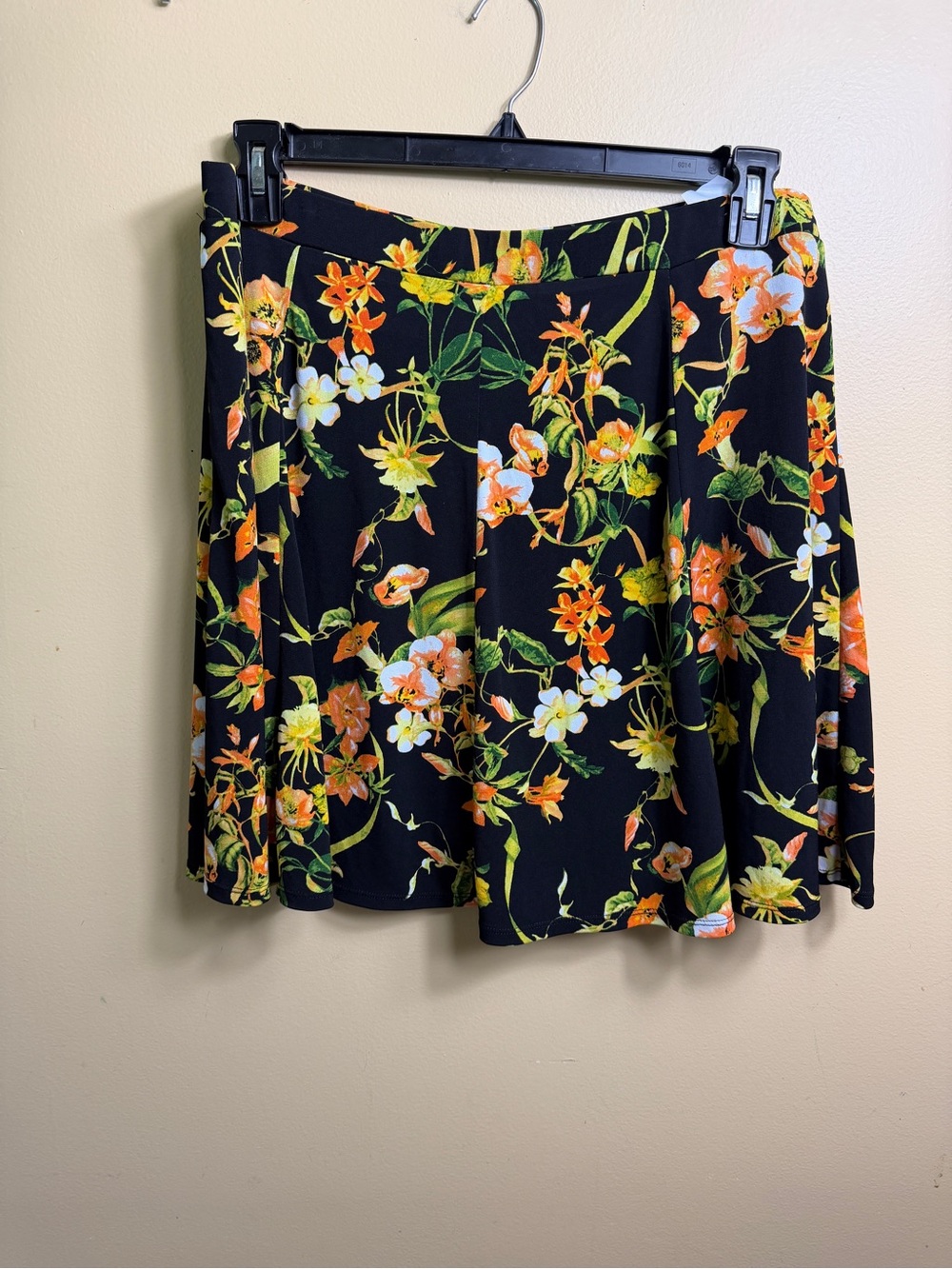 Susan Graver Liquid Knit Floral Skort black floral XL